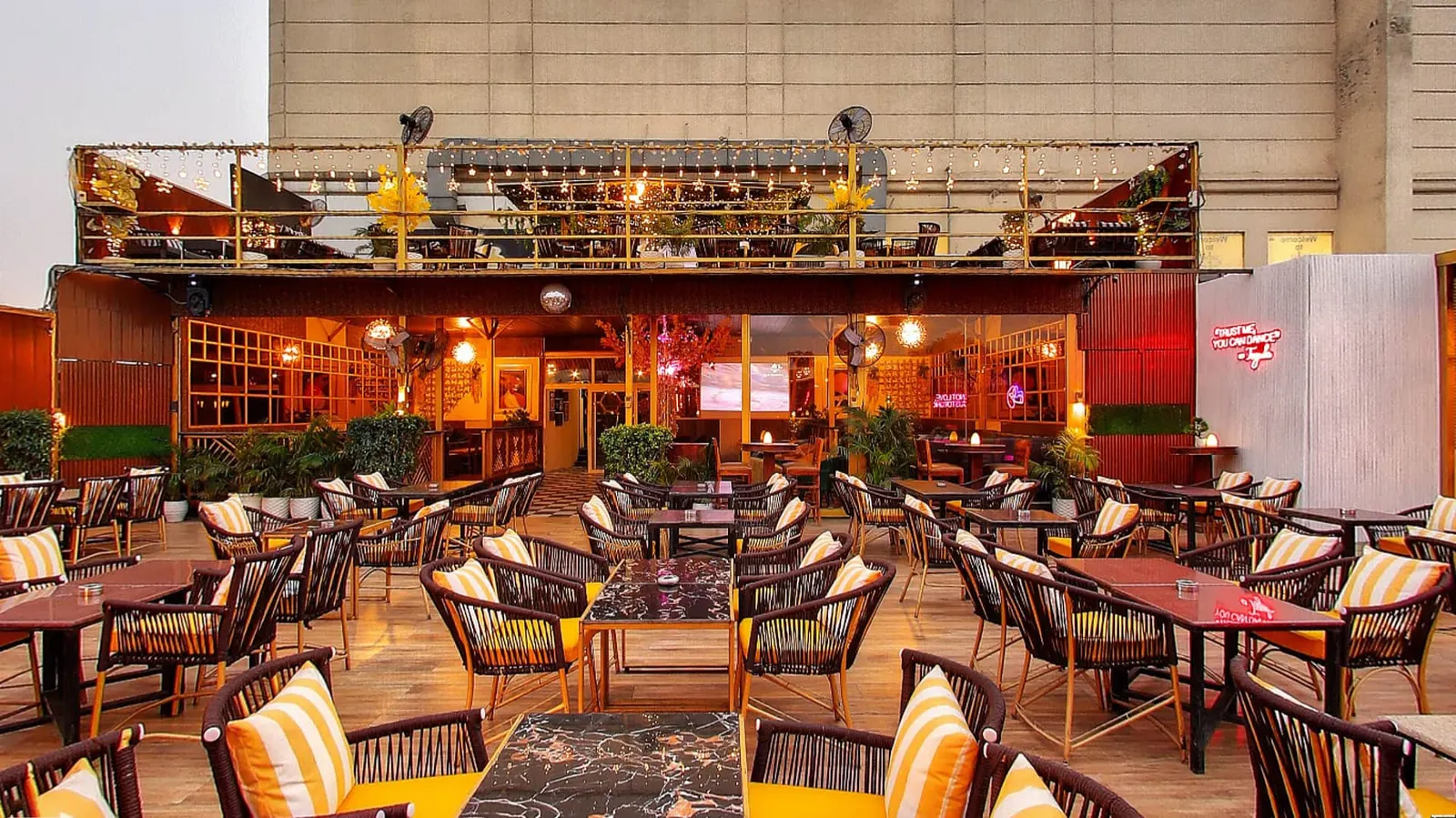 7 Barrel Brew Pub