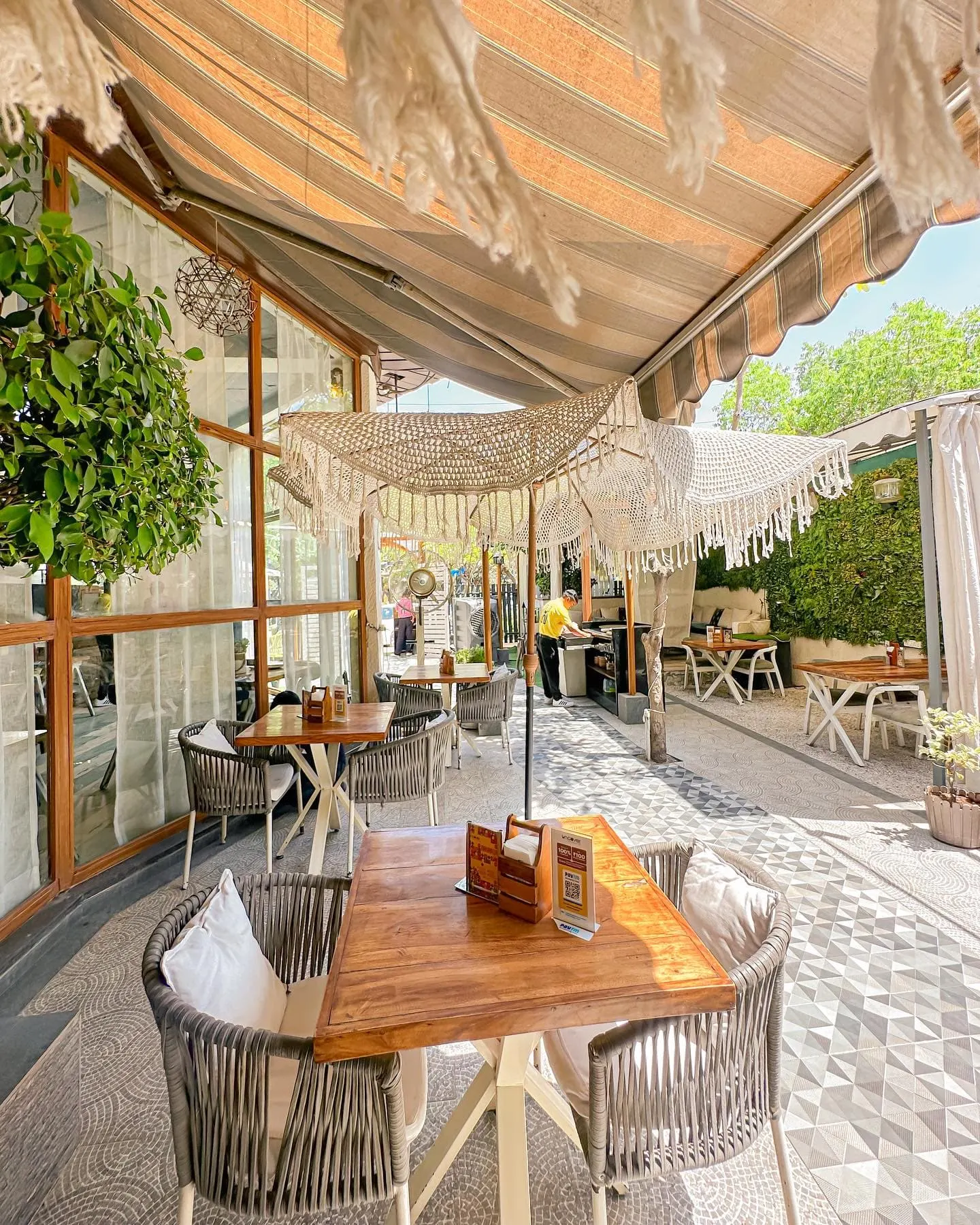 Cafe Uncover