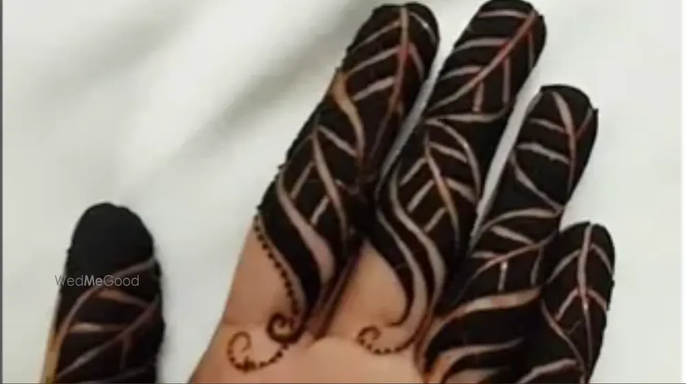 Nikija Anasri Mehendi