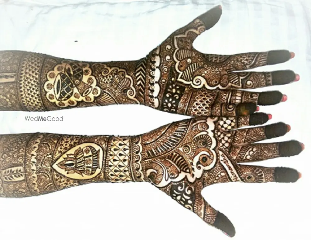 Munna and Bittu Mehendi Artist