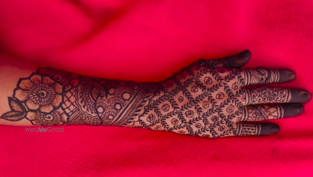 Moni Mehendi Art