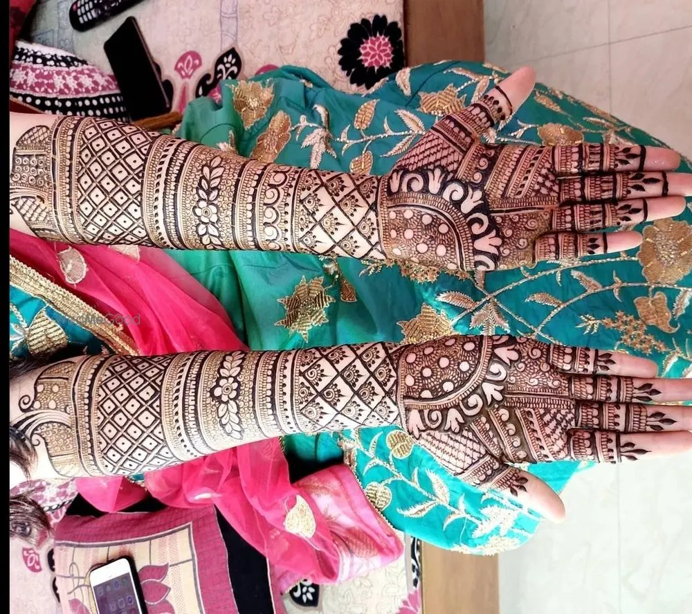 Shubh Mahurat Mehendi Service