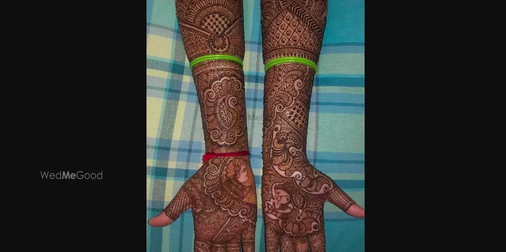 Aarohi Mehendi Aarts And Design