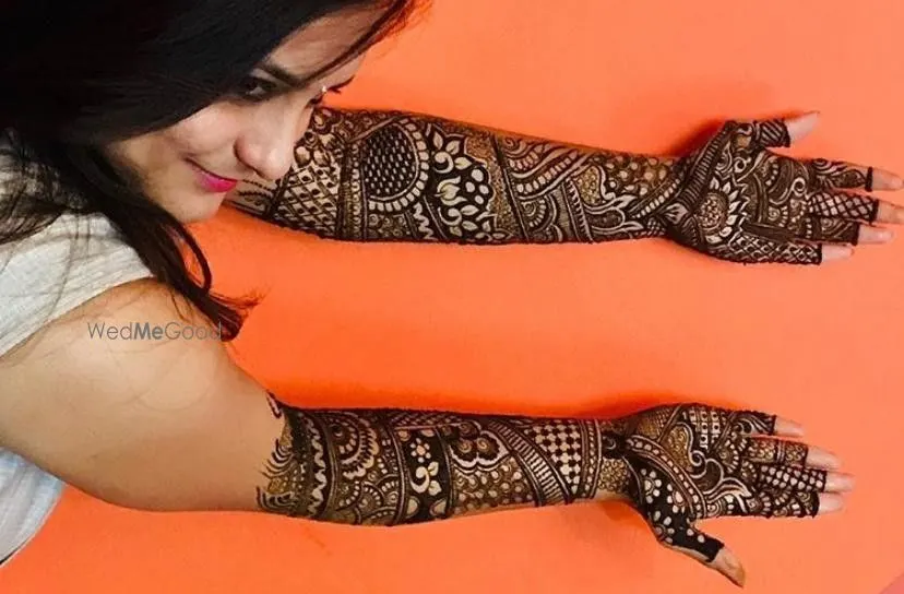 Anita Mehendi Artist