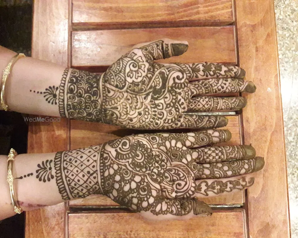 Krishmica Mehandhi Art