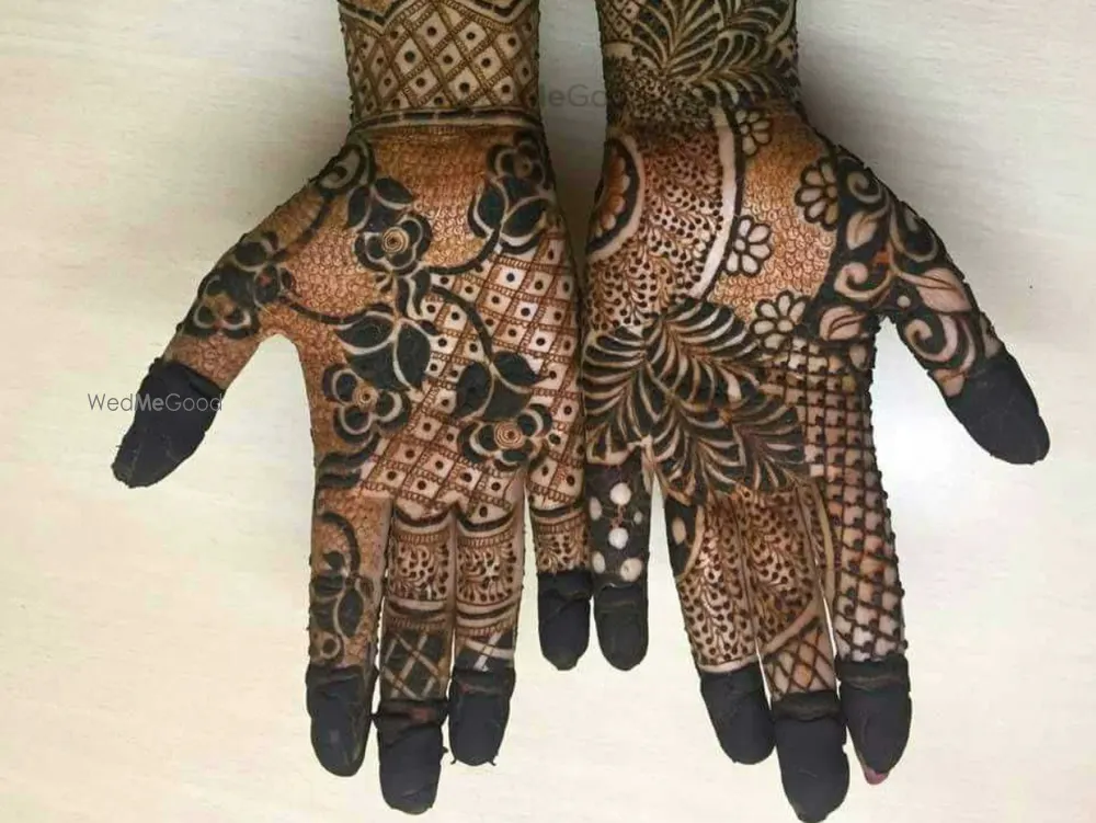 SR Mehandi Art