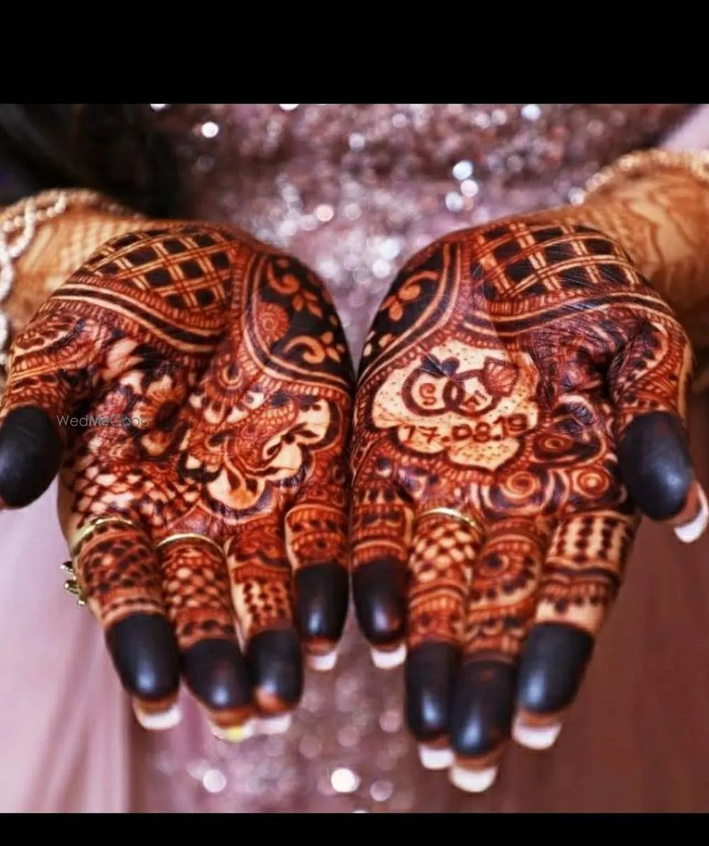 Jully Mehandi Designer