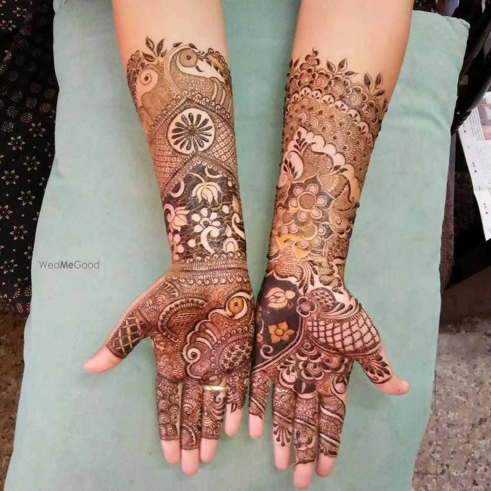 Ritik Mehandi Arts