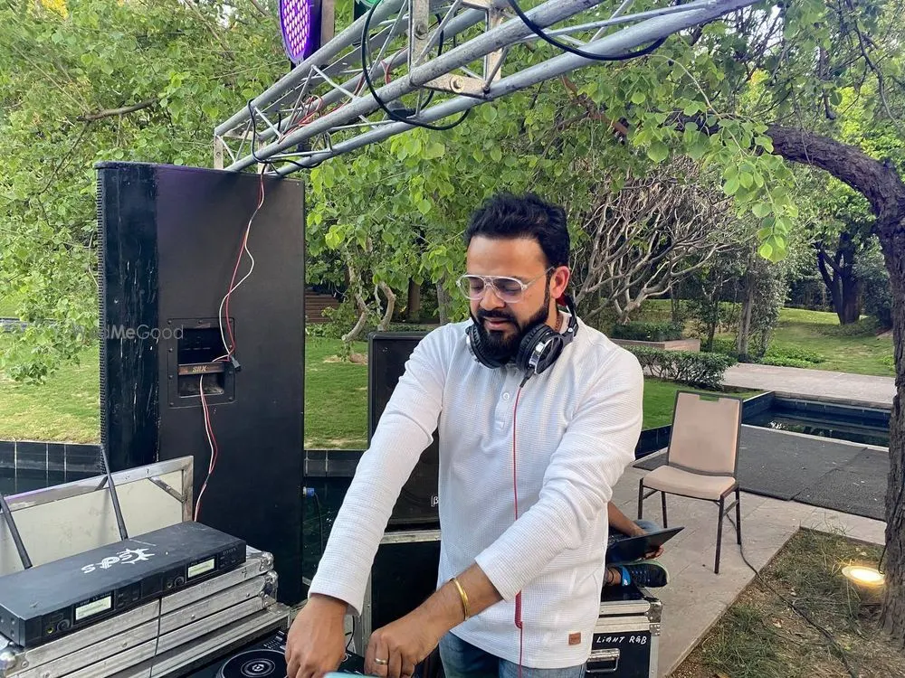 DJ Derik