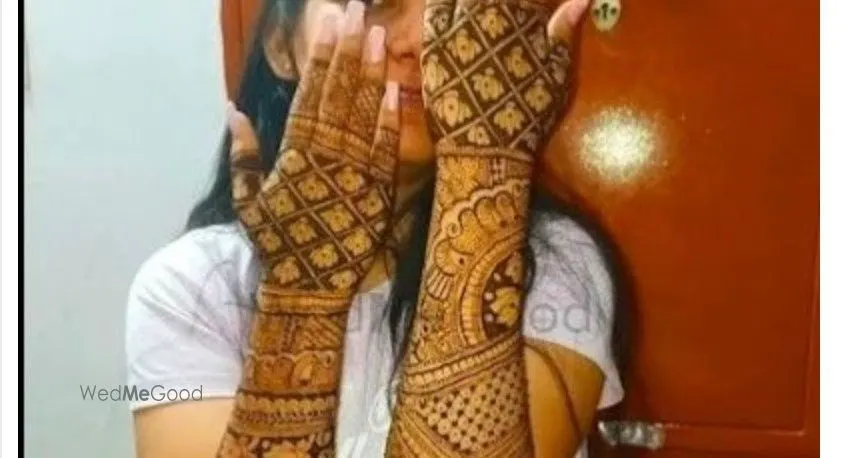 Paras Mehandi Art