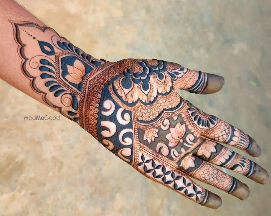 Om Mehandi Arts And Tattoo