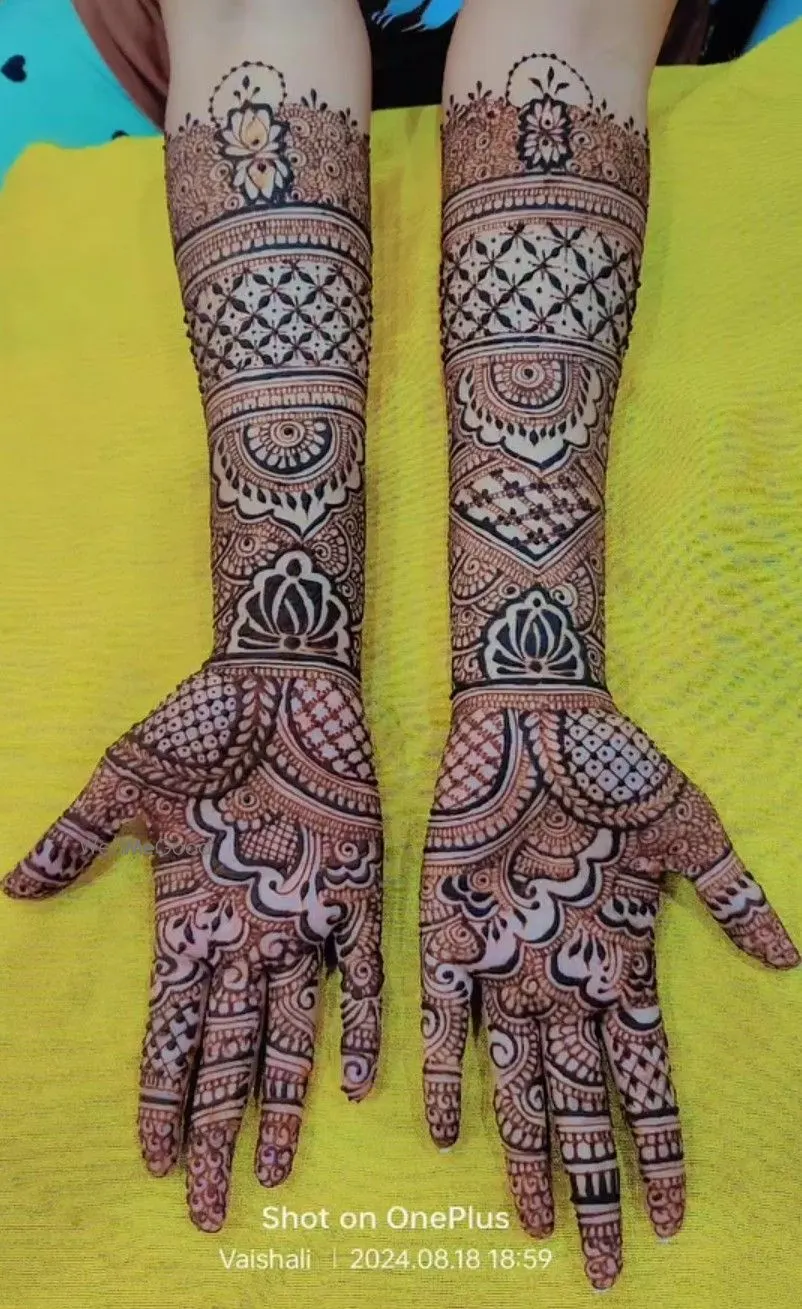 Vaishali Mehendi Artist
