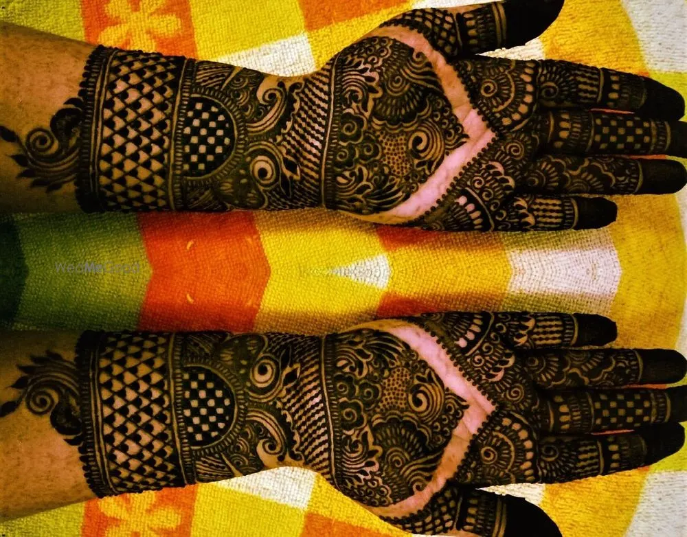 Aamna Mehendi Art
