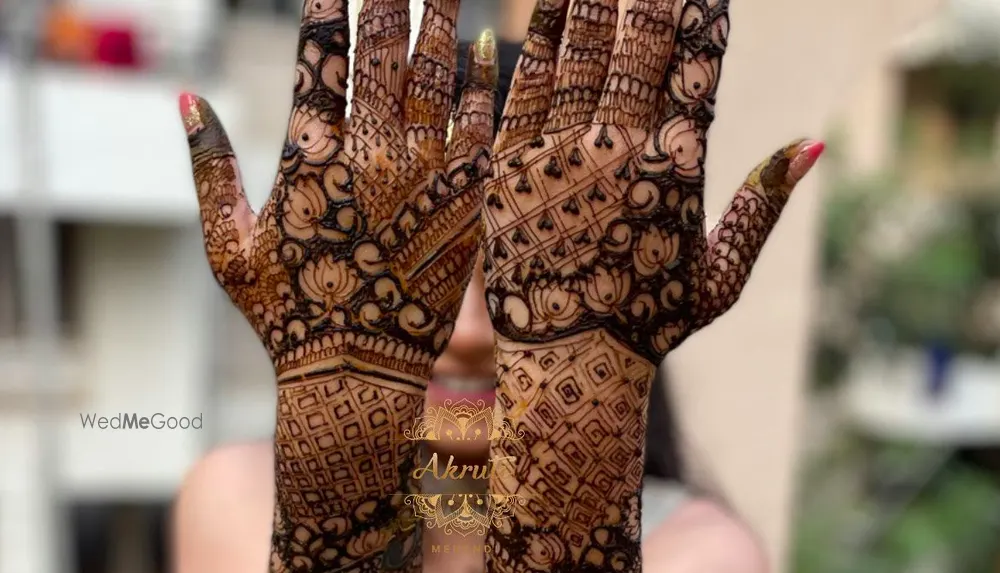 Akruti Mehendi
