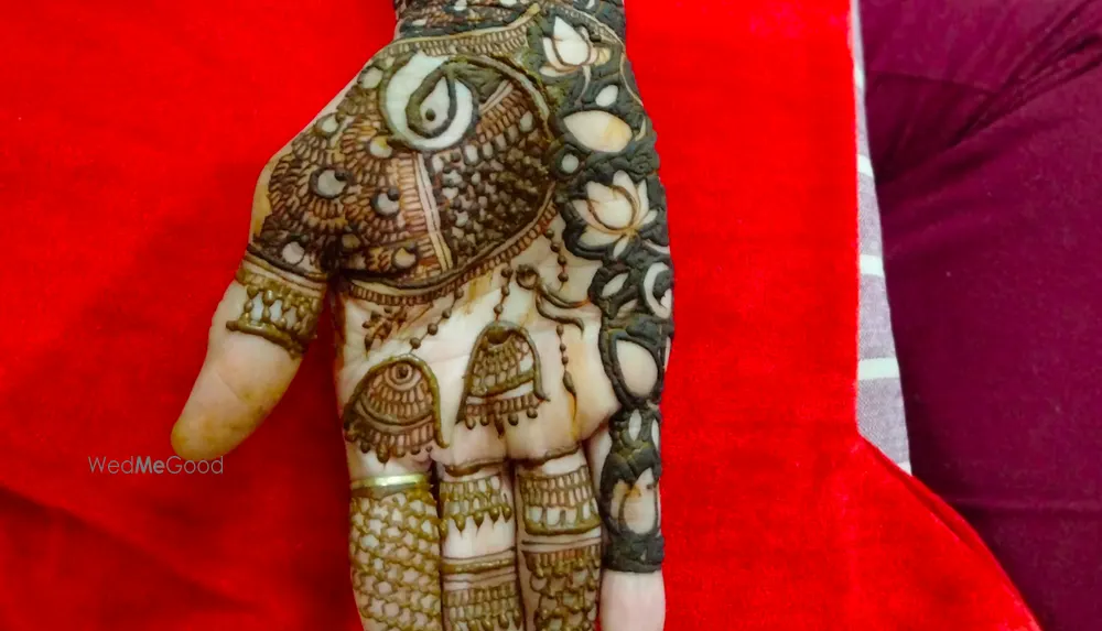 Ankita Mehndi Classes