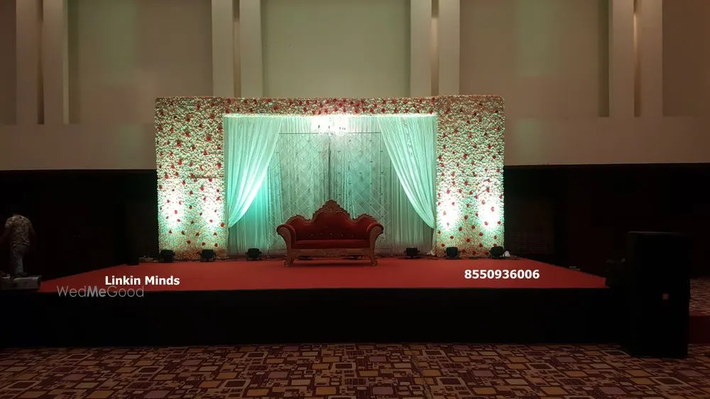 Linkin Minds Decorations