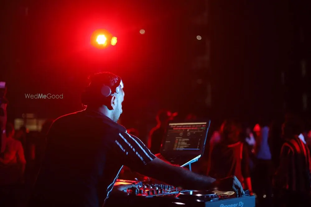 Dj Milind Dhadve