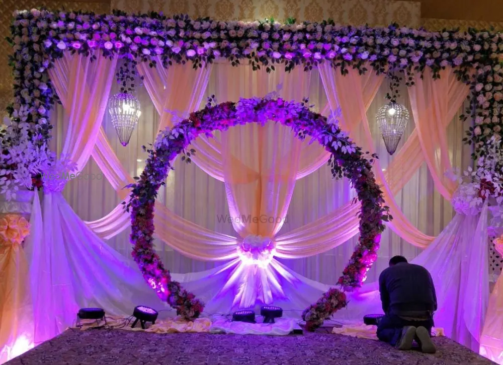 Brothers Lights And Decoration