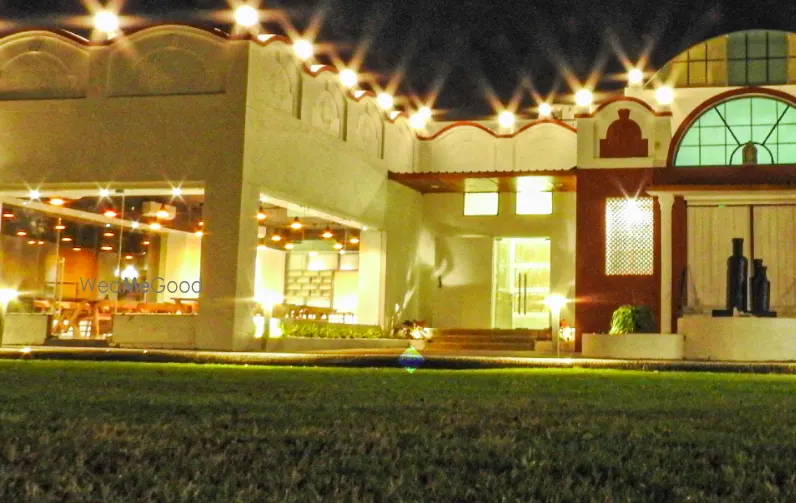 Casa Blanca Resort