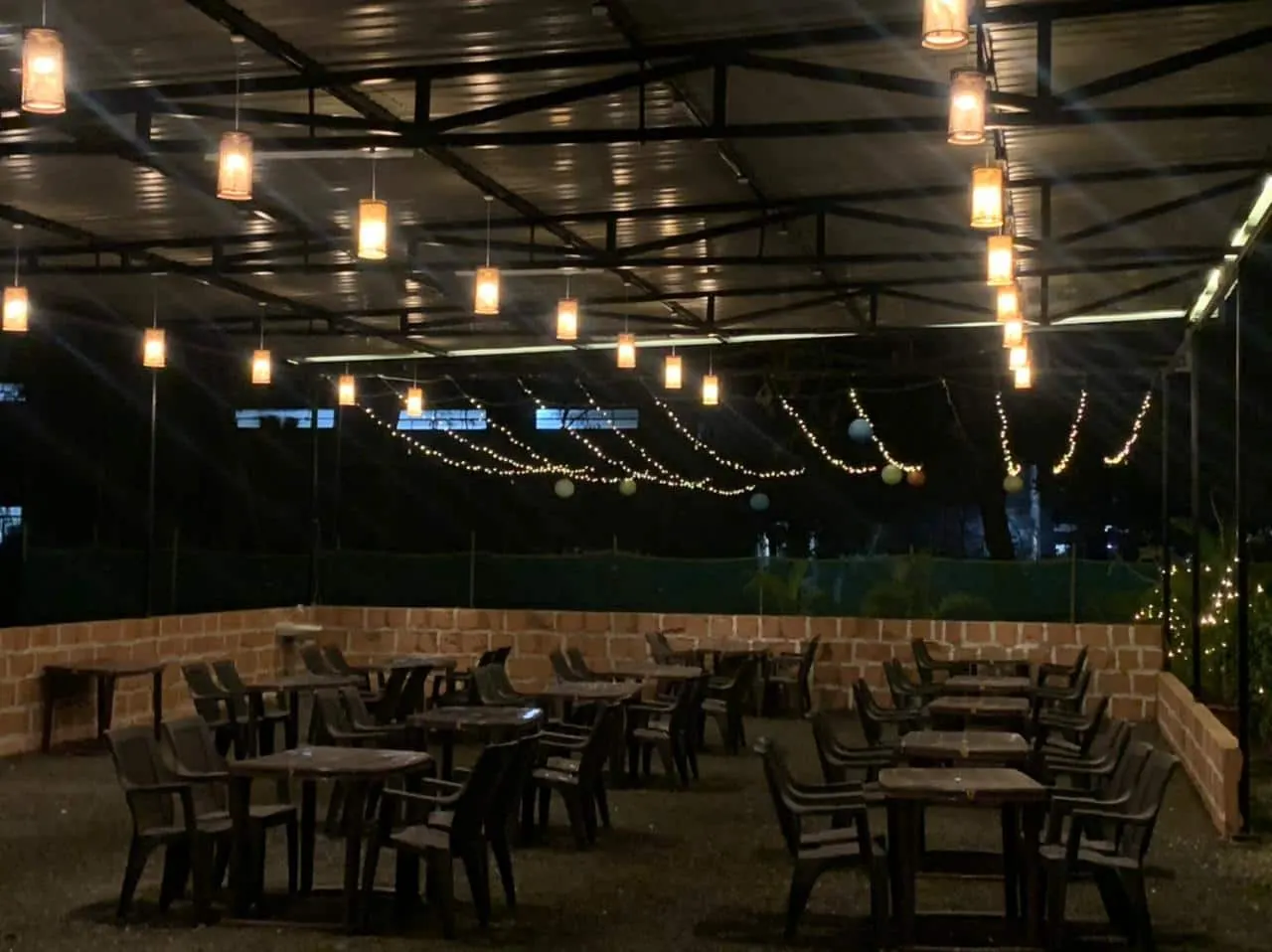 The Palms Hotel And  Restaurant