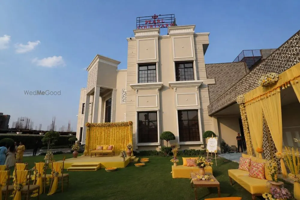 Pearl Courtyard