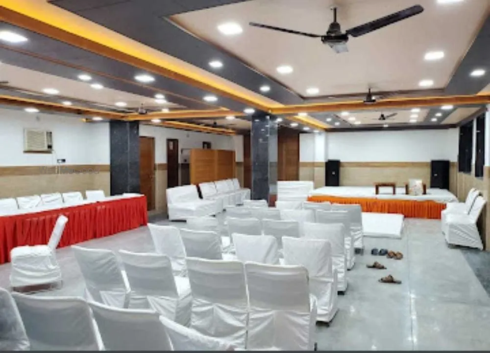 Tirupati Hotel And Banquets