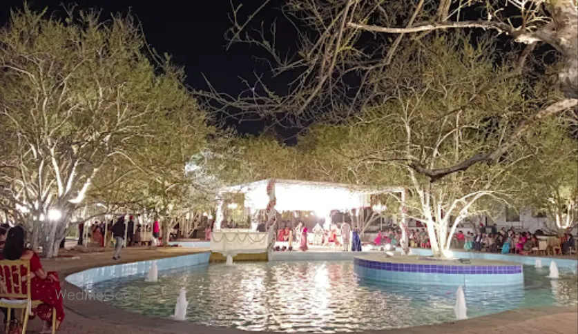 Gravity Greens Party Lawn
