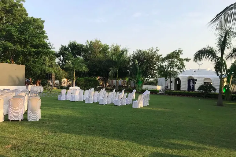 Royal Resort