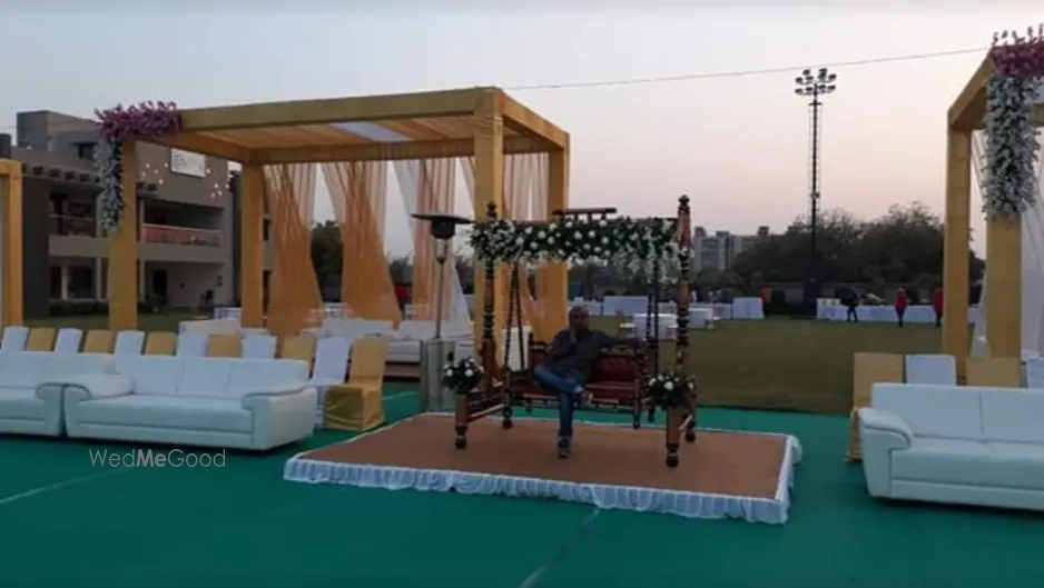 Evergreen Party Plot