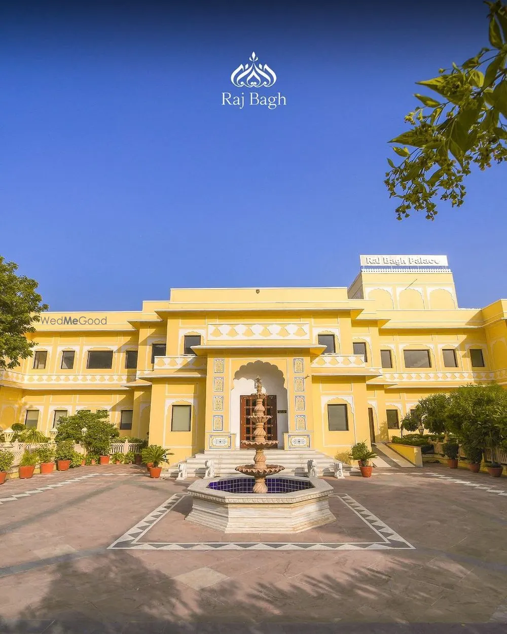 Hotel Raj Bagh Palace