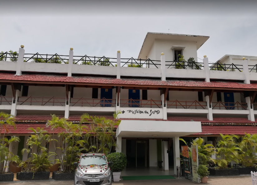 Palm Beach Hotel