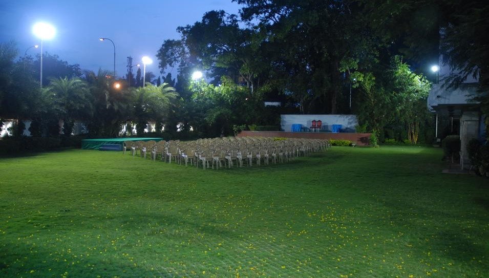 New Woodlands Hotel