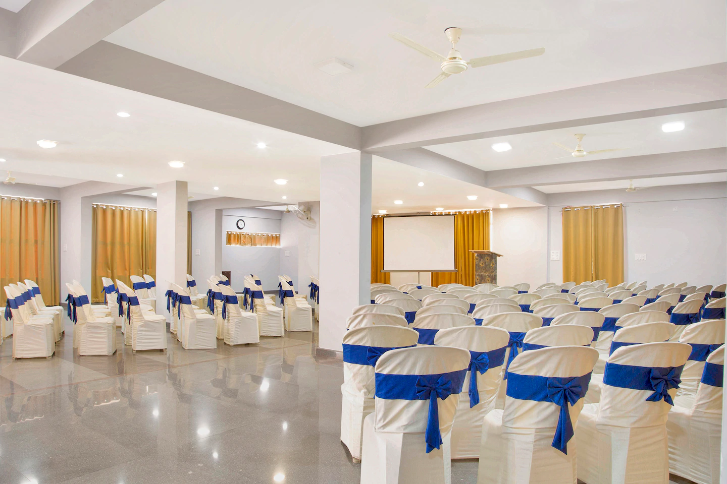 Seven Olives Hotel