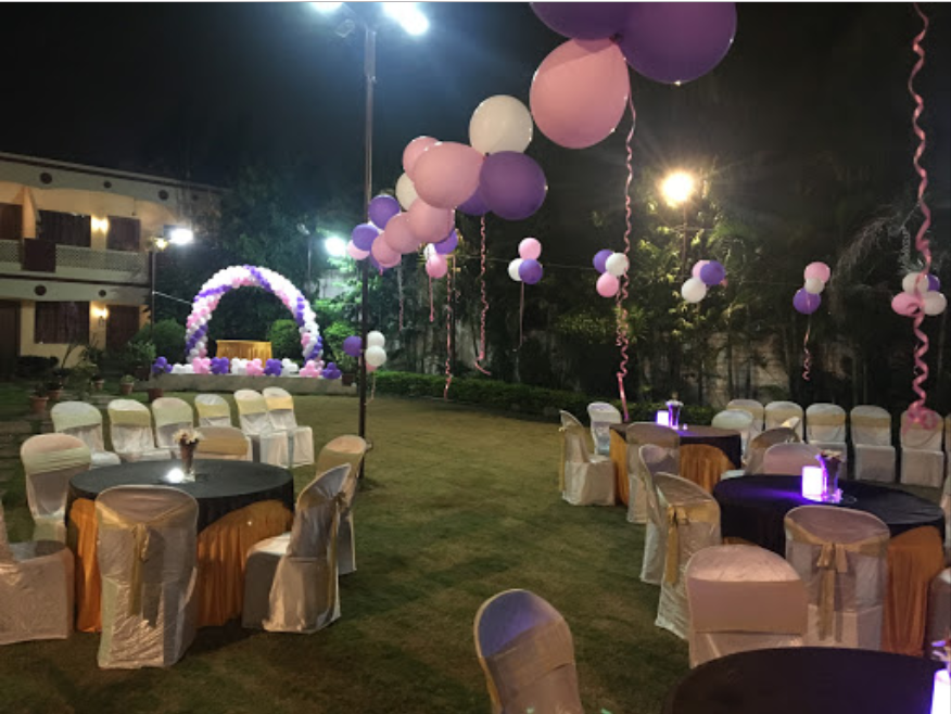 Woods Inn Resort