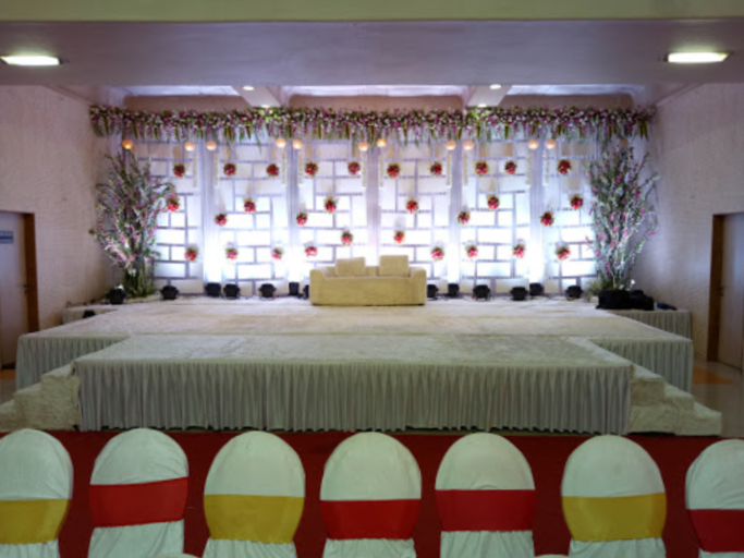 Shree Giriraj Balaji Banquets