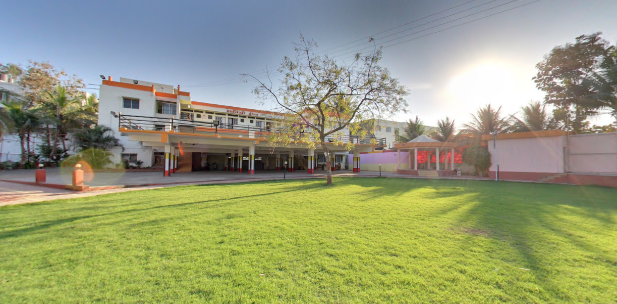 Savitri Lawns
