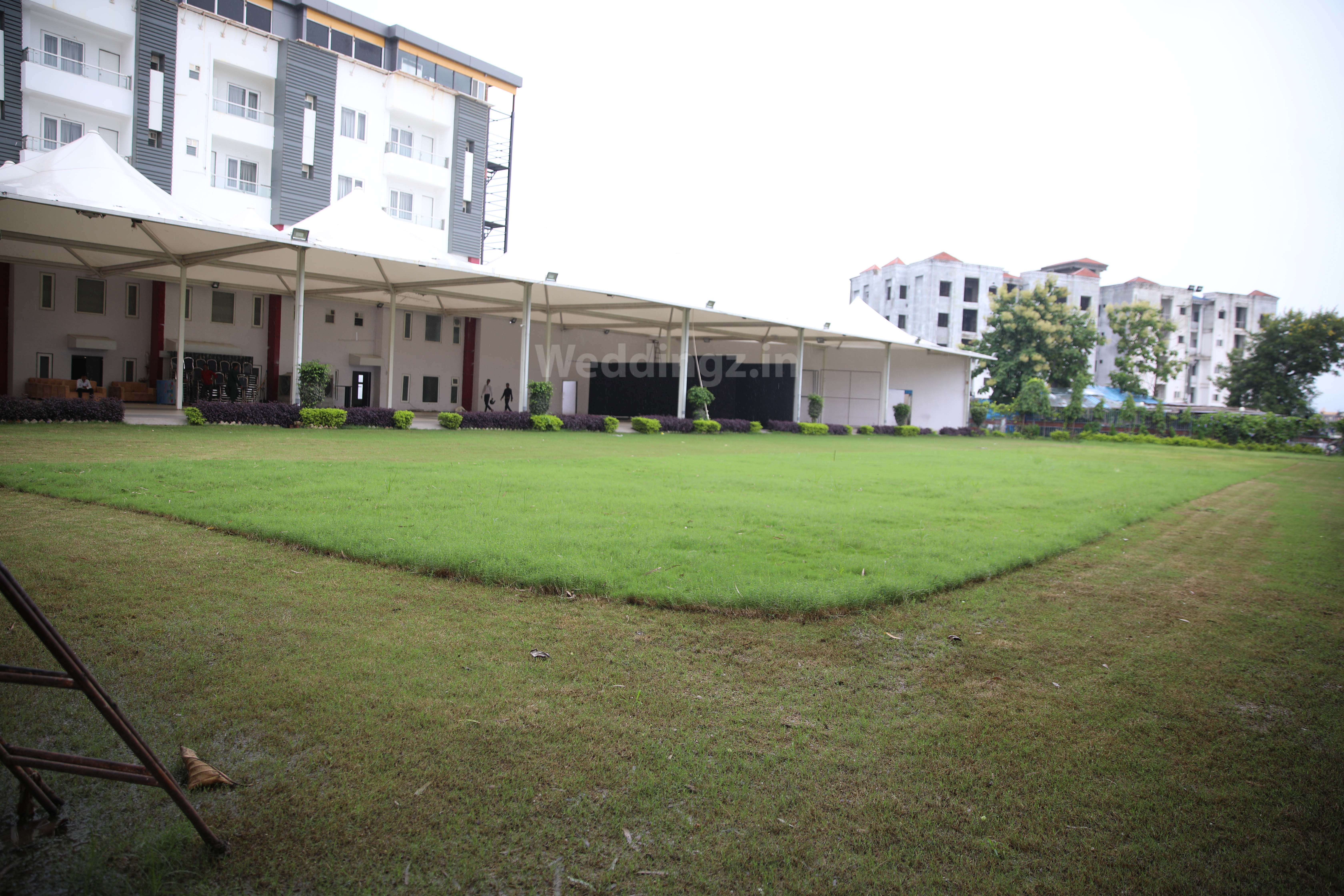 Hotel Awadh Palace