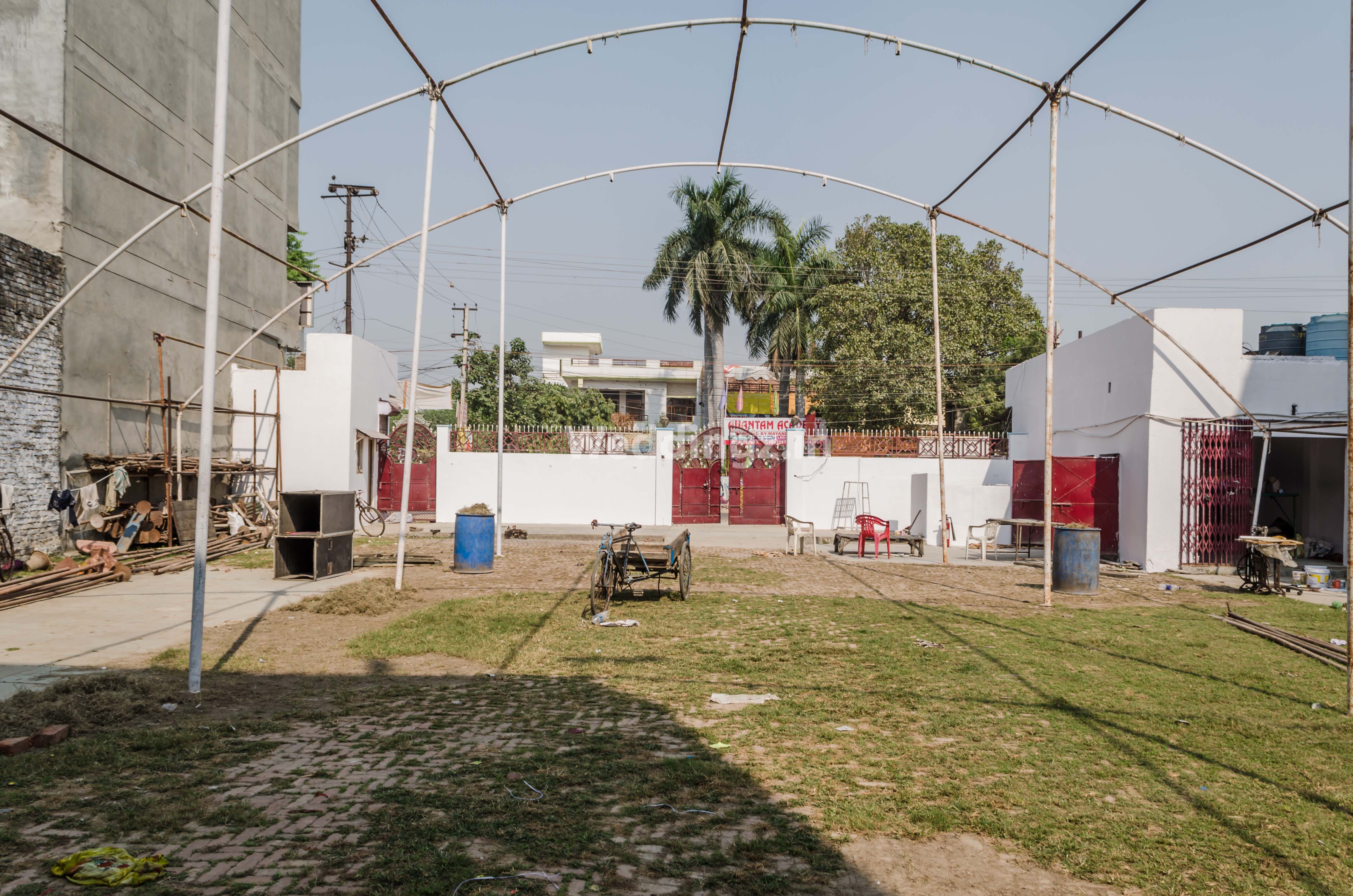 Suraj Mukhi Lawn