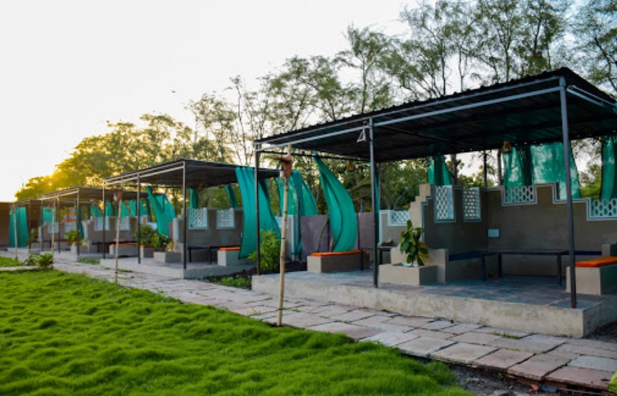 Machaan Restro And Lounge