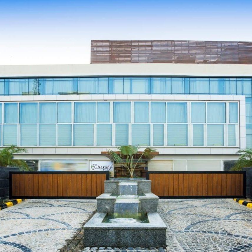 Hotel Charans Plaza