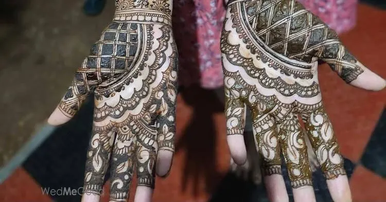 Paras Mehandi Art