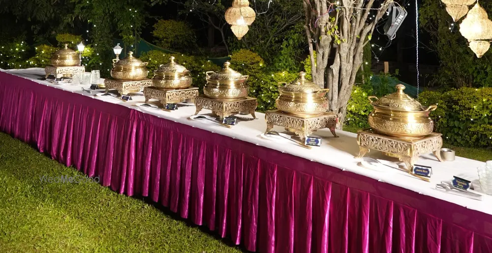 Blurry Curry Catering